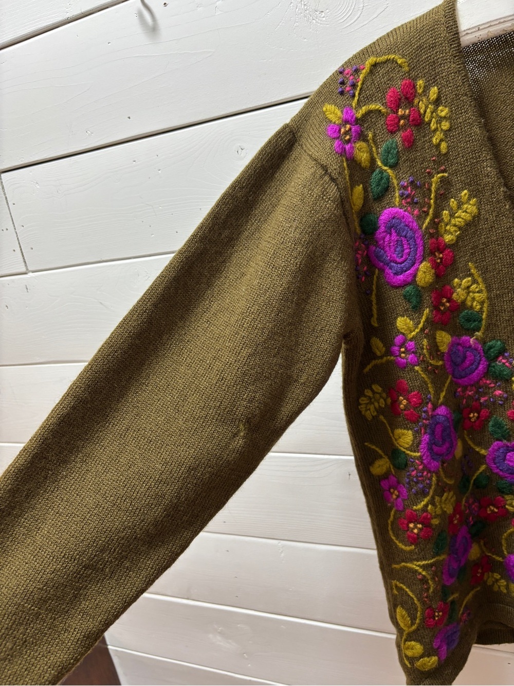 Spanner Imports Embroidered VINTAGE Cardigan – Olive Green – Size M - Picture 5 of 11